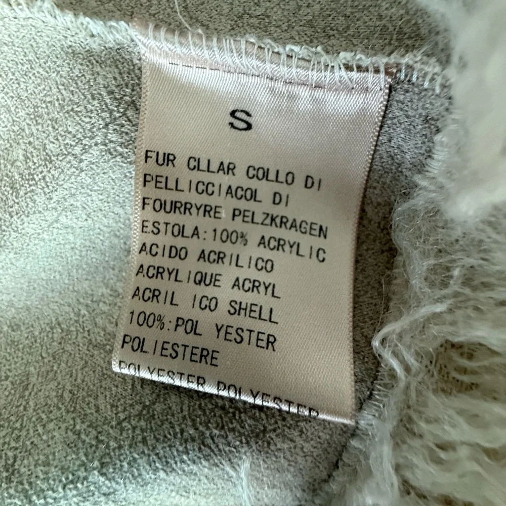 NWOT Faux Fur Cropped Jacket in Cream - Picture 3 of 7